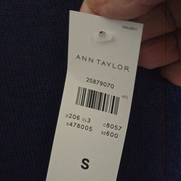 Ann Taylor NWT Navy Blue Scoop Neck Slit Side Tunic Sweater Size S - Picture 4 of 6